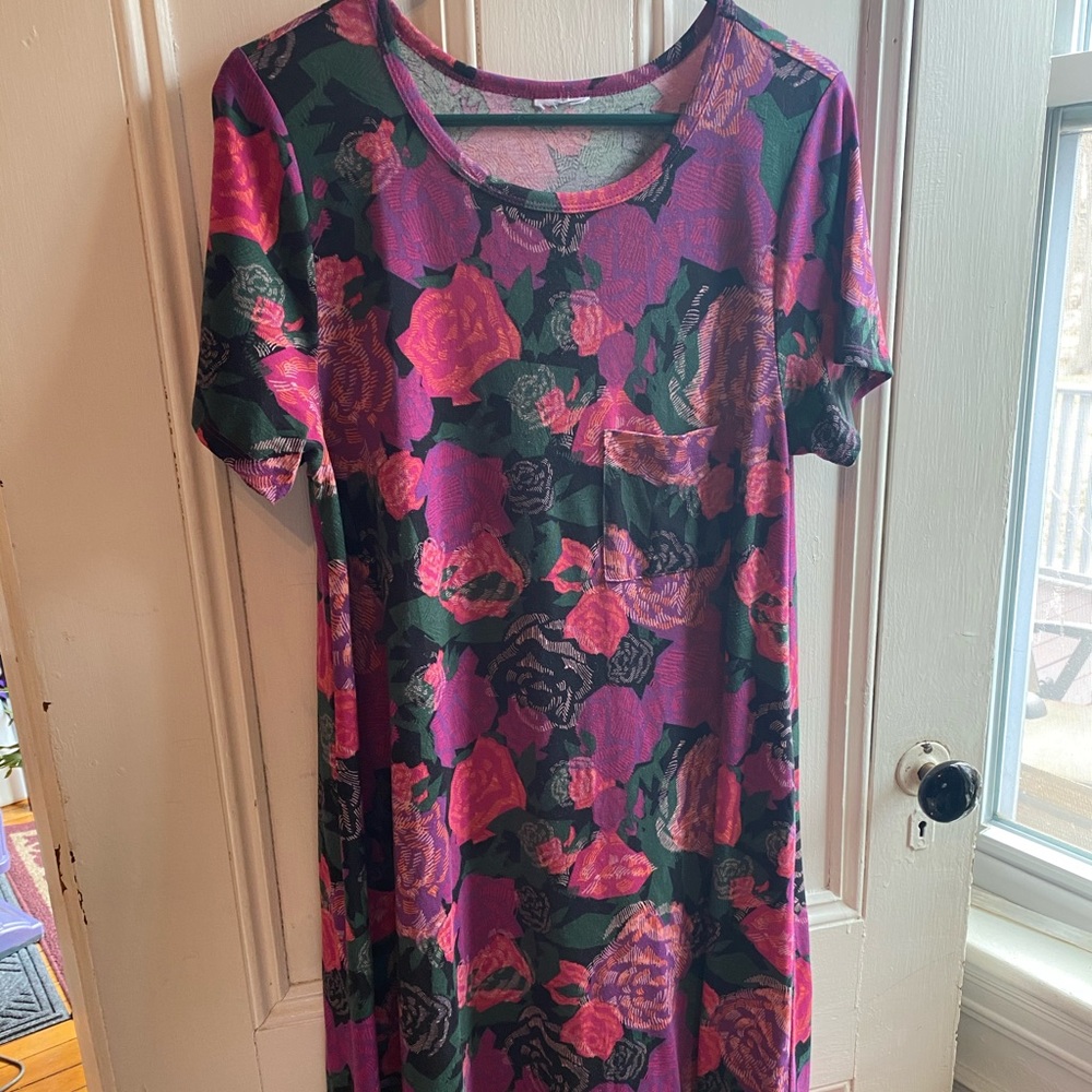 Lula Roe Carly, Medium